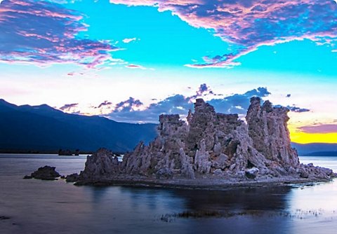 Mono Lake sunrise in HDR.