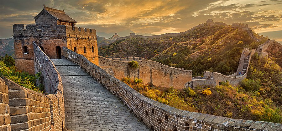 A photography of the Great Wall of China taken by a traveler